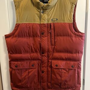 Oakley Men's Red and Tan Puffer Vest